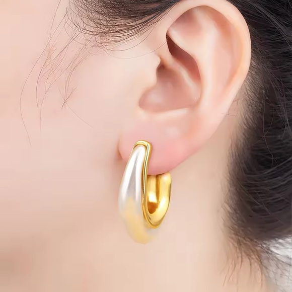 Contemporary Abstract Pearl Earrings - Picture 13 of 14